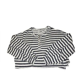 Bucket List Long Sleeve Crop Top Blue and White